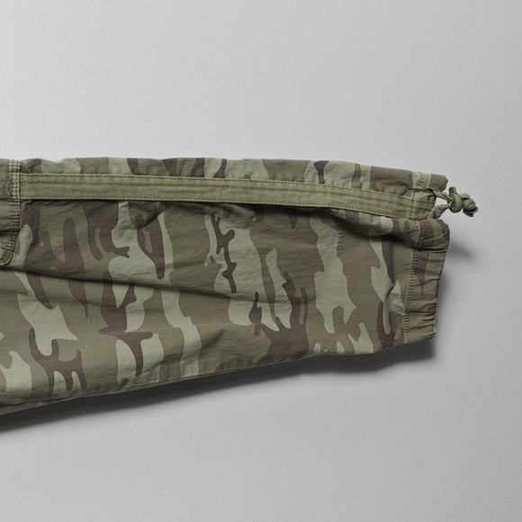 SANCTUARY Camo Cargo Pants with Drawstring Ankles Size Large - Picture 6 of 16